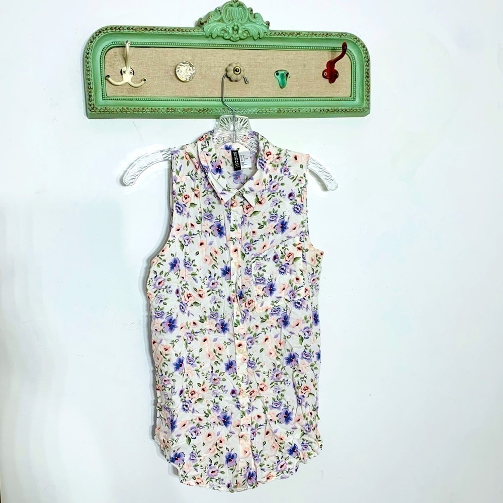 Divided by H&M floral sleeveless 90s button up style blouse size 8